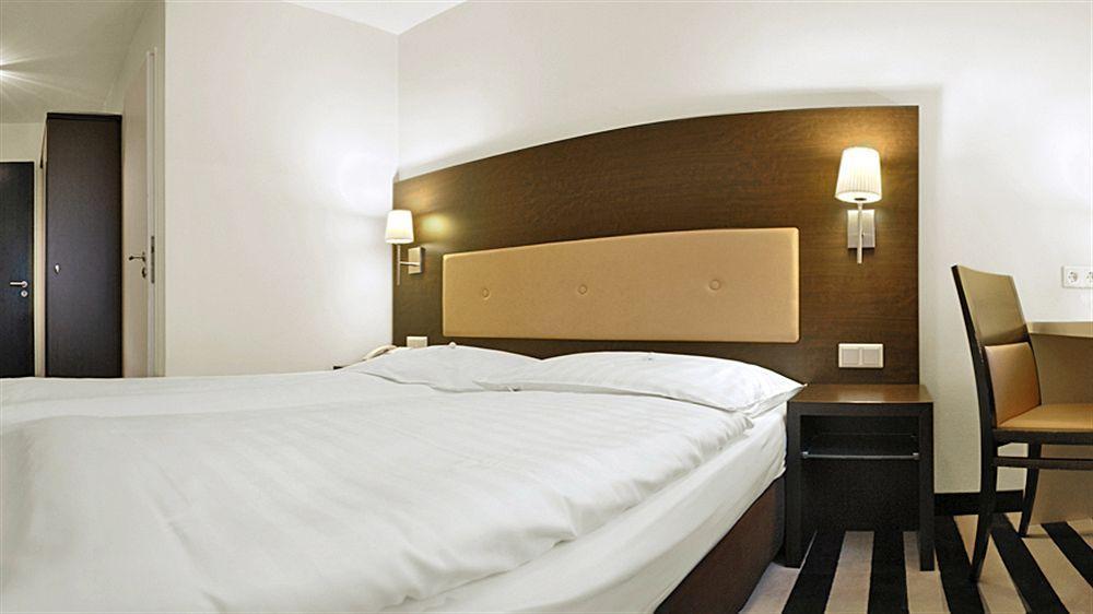 Bristol - Frankfurt - Station Hotel Frankfurt am Main